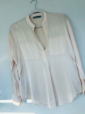 Vince Light Cream Henley Blouse
